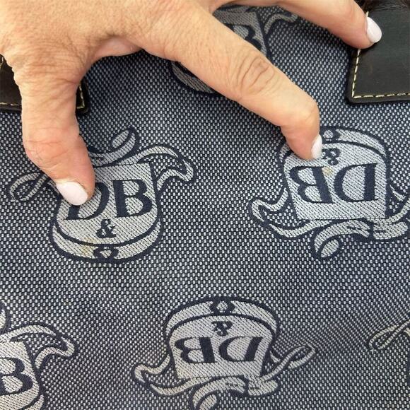 Vintage Dooney & Bourke Donegal Crest Dome Signature DB Satchel Purse FLAW - Picture 3 of 16